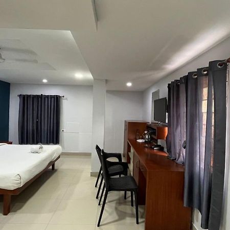 Kochi The Reach Hotel מראה חיצוני תמונה