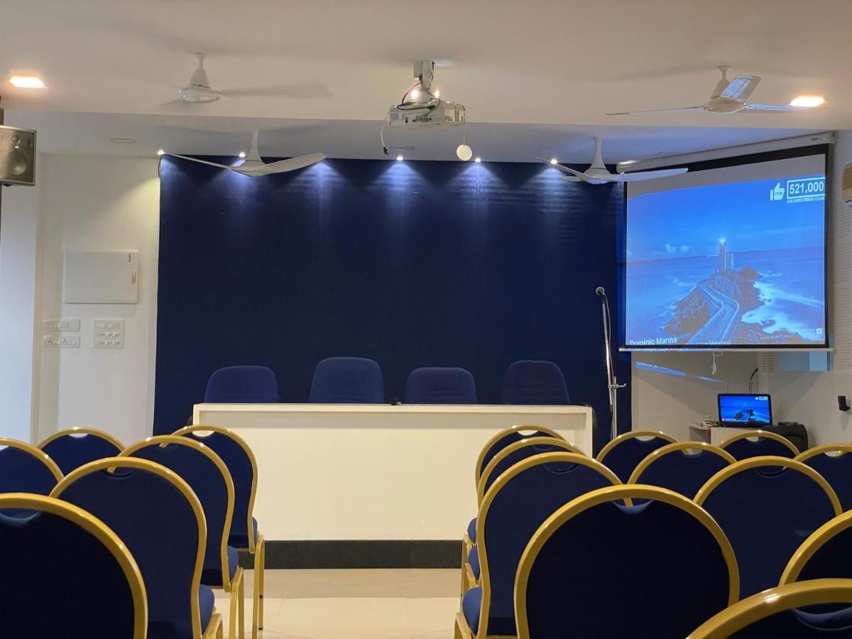Kochi The Reach Hotel מראה חיצוני תמונה