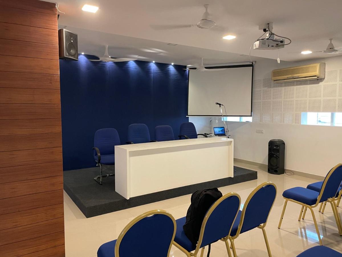 Kochi The Reach Hotel מראה חיצוני תמונה