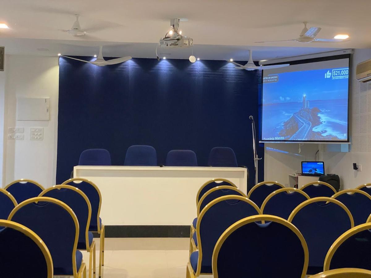 Kochi The Reach Hotel מראה חיצוני תמונה